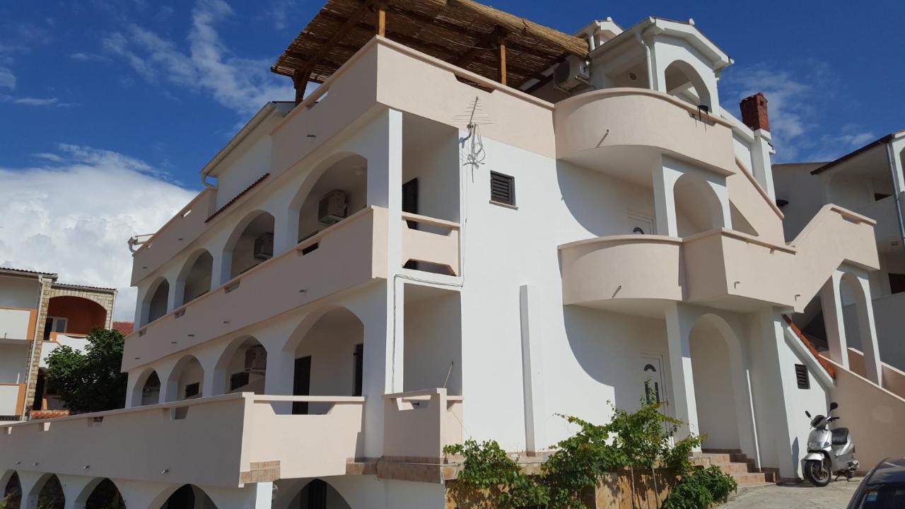Apartments And Rooms With Parking Space Metajna, Pag - 4120 Exterior photo