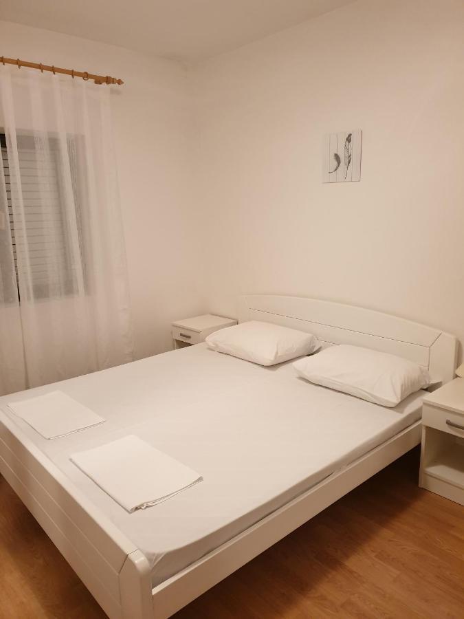 Apartments And Rooms With Parking Space Metajna, Pag - 4120 Exterior photo
