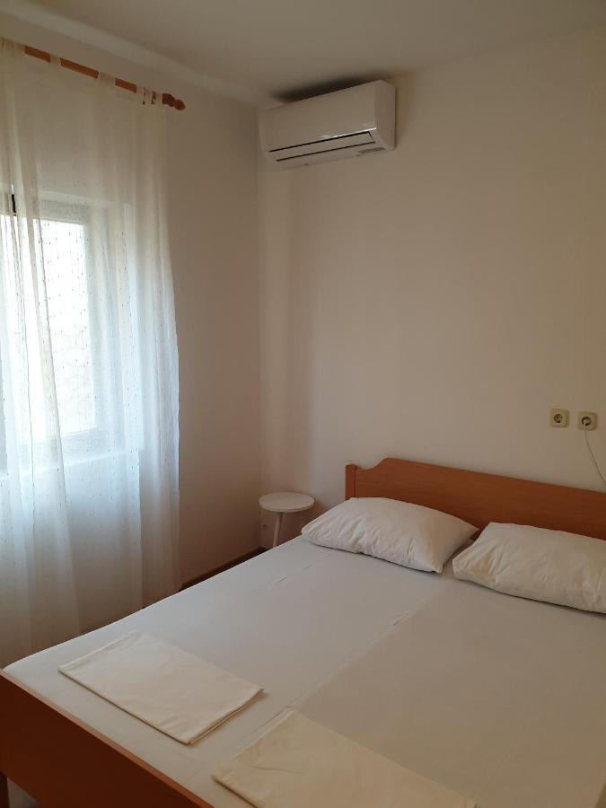 Apartments And Rooms With Parking Space Metajna, Pag - 4120 Exterior photo